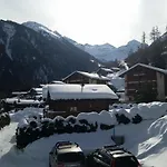 Du Bourg * La Tzoumaz
